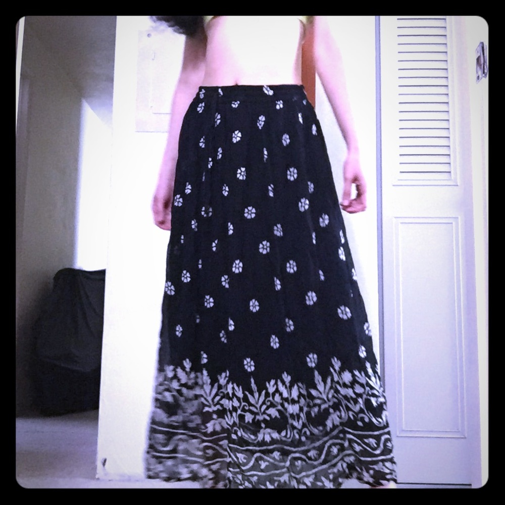 Bohemian Black Skirt White Flowers, 32”-40” Waist